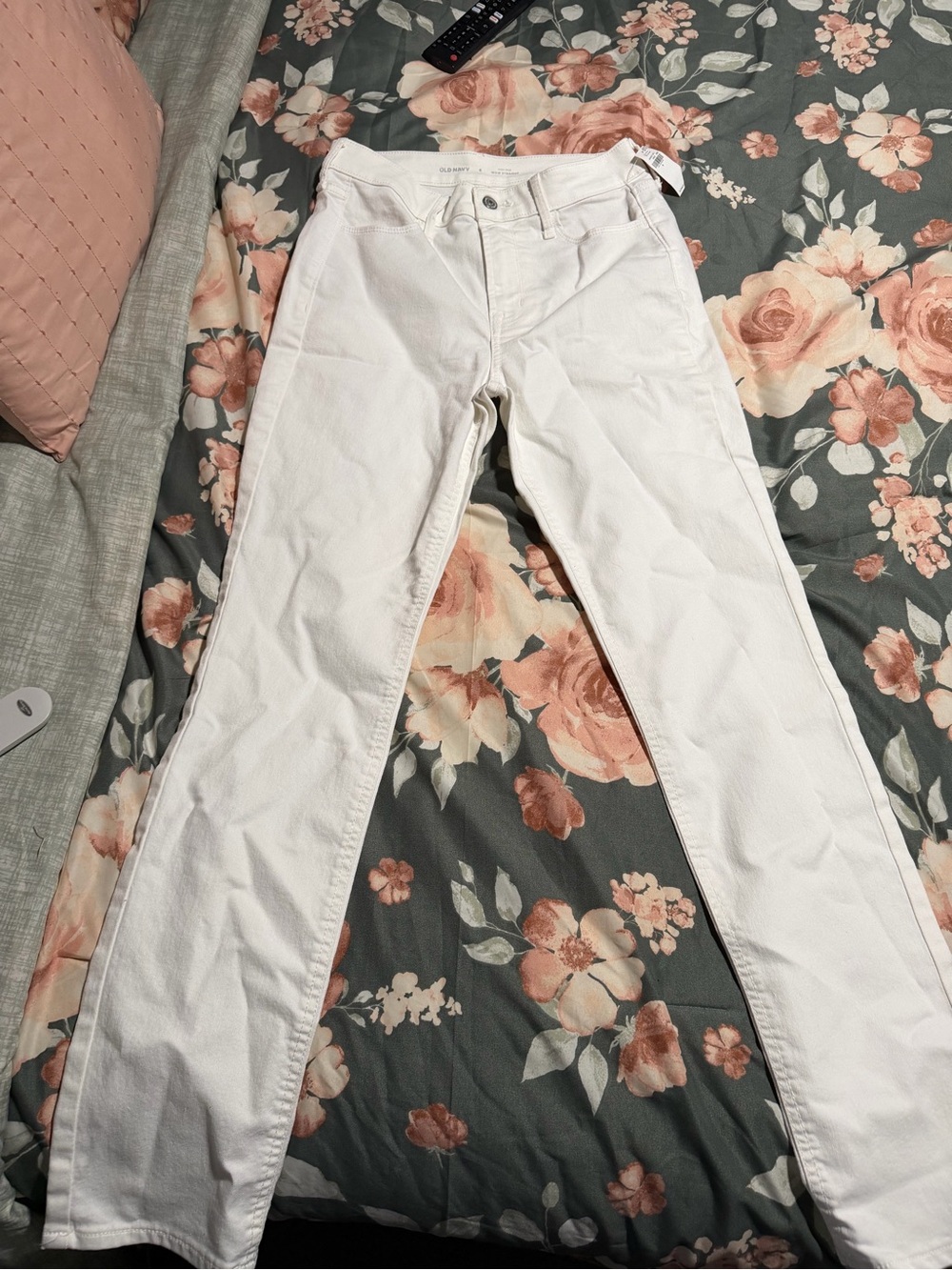 Old Navy White Straight-Leg Women’s Jeans